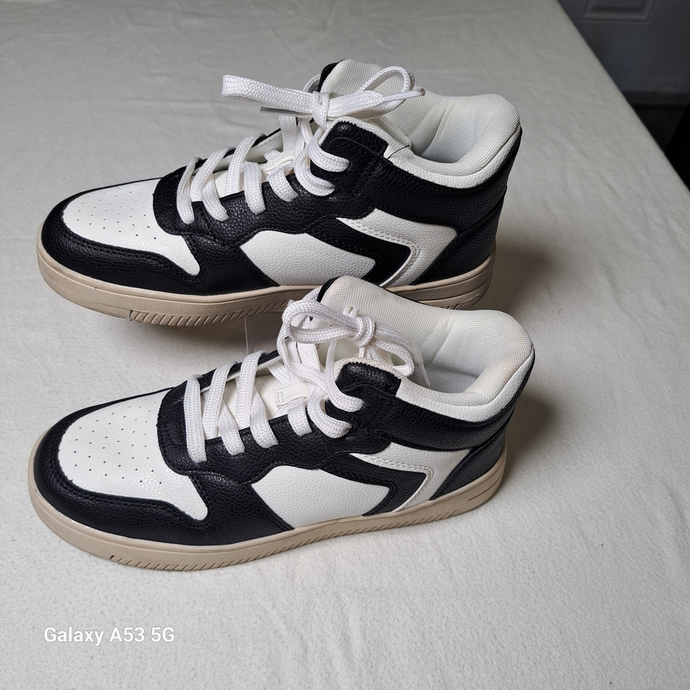 Art Class Black and White Men's Sneakers